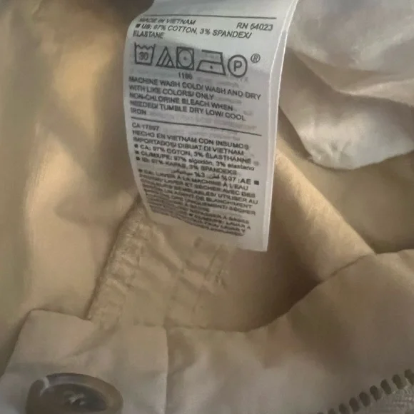 Old Navy Tan Bermuda Shorts Cotton Blend Classic - Picture 4 of 4